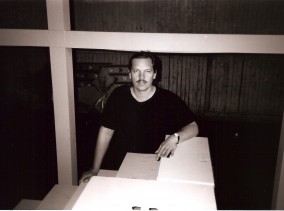 A photograph from the Antenna Theater production Caveat Emptor.