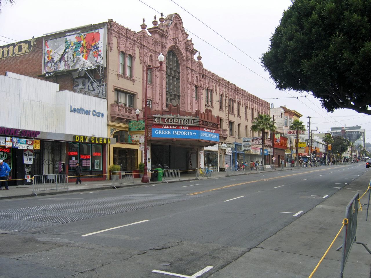 A street scene in the Mission District of San Francisco