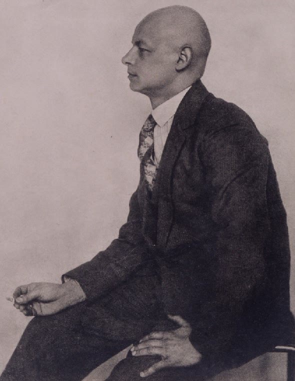 Black and white portrait photograph of Oskar Schlemmer by Hugo Erfurth, 1920